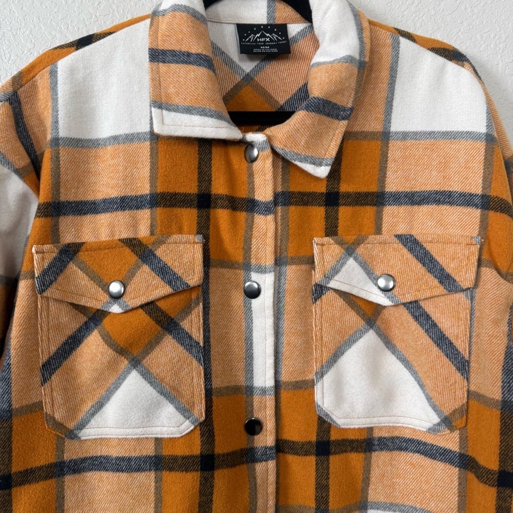 HFX women’s Medium shacket. Blue white brown tan plaid. Snap closures. Very warm - Picture 2 of 8